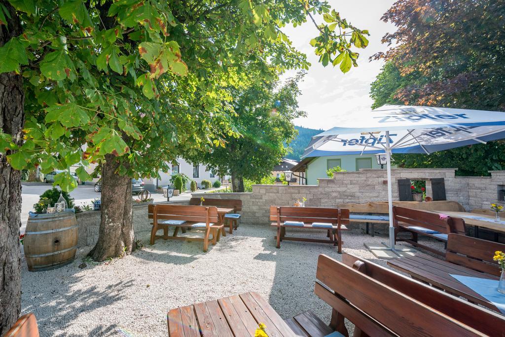 Kirchenwirt Irrsdorf Familie Schinwald Hotel Strasswalchen Bagian luar foto