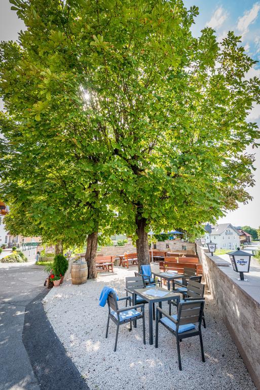 Kirchenwirt Irrsdorf Familie Schinwald Hotel Strasswalchen Bagian luar foto